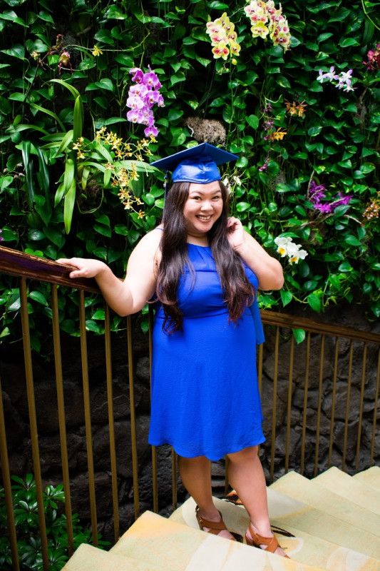 Cap/gown photo at Kahala Resort